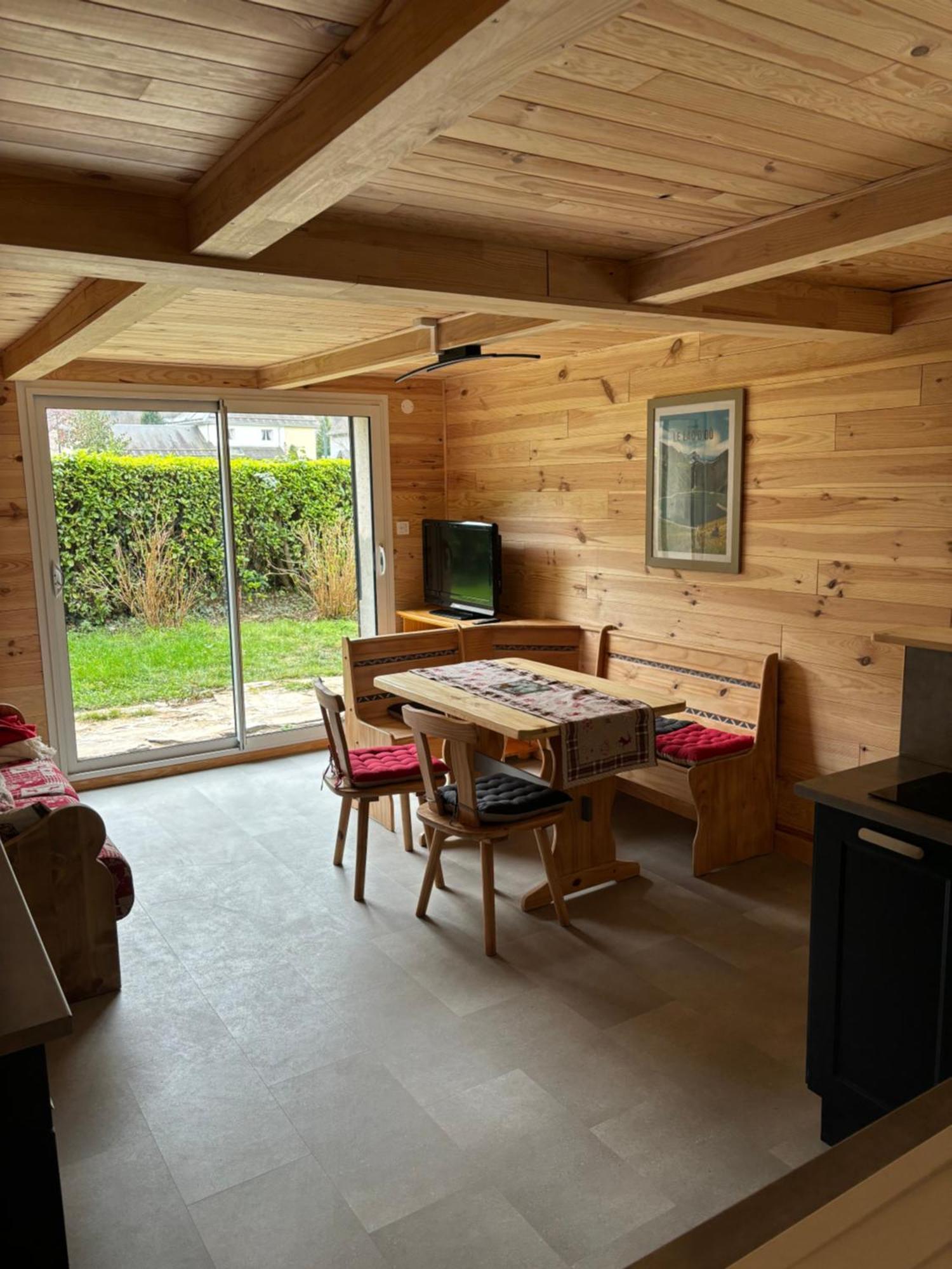 L'Oursiere A Saint Mamet Apartman Kültér fotó